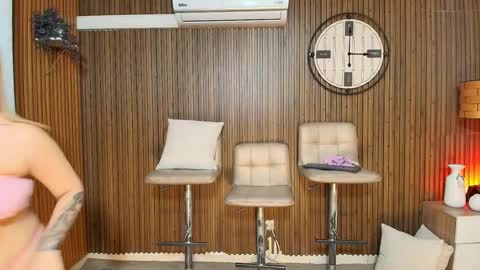 Snapshot of canelasquirtxxx chatting on February 5, 11:37 am Sara online show from February 5, 11:37 am