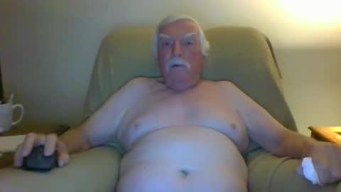 Snapshot of capecod21 chatting on November 22, 12:04 pm capecod21 online show from November 22, 12:04 pm