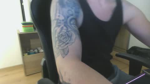 Chriz online show from December 7, 7:43 pm