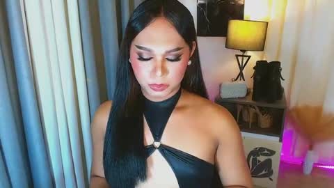 Snapshot of caprize_diva chatting on July 7, 2:25 am caprize_diva online show from July 7, 2:25 am