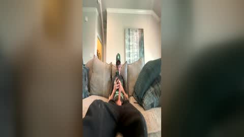 Snapshot of captaincumgun chatting on June 18, 9:52 pm Captaincumgun online show from June 18, 9:52 pm