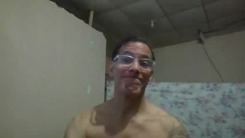 Snapshot of captainfox_ chatting on June 9, 12:44 am captainfox_ online show from June 9, 12:44 am