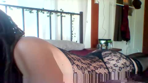 Snapshot of captainpixie chatting on December 20, 2:51 am captainpixie online show from December 20, 2:51 am