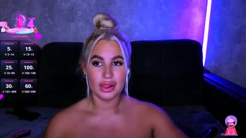 Snapshot of cara__harris chatting on May 22, 9:20 pm . . online show from May 22, 9:20 pm