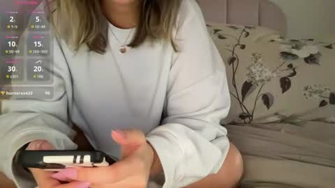 Snapshot of carabou11 chatting on June 9, 9:26 pm Cara Bou online show from June 9, 9:26 pm