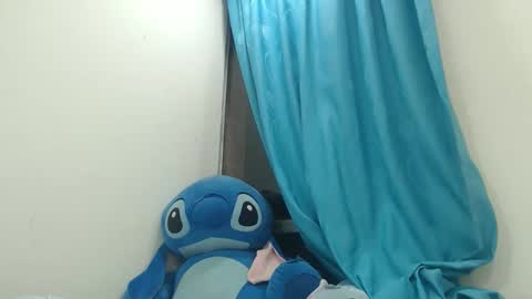 Snapshot of caramel_doll_ chatting on April 3, 1:47 am ing online show from April 3, 1:47 am