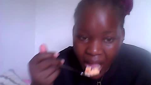 Snapshot of caramelbetty chatting on July 2, 8:31 am Betty online show from July 2, 8:31 am