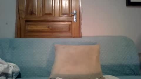 Snapshot of caramelchoc81 chatting on June 11, 2:53 am candylious81 online show from June 11, 2:53 am