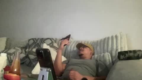 Snapshot of caramelizedzeus chatting on April 13, 8:31 am caramelizedzeus online show from April 13, 8:31 am