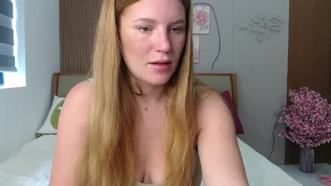 Snapshot of caramelstorm chatting on April 2, 3:59 am Lana online show from April 2, 3:59 am