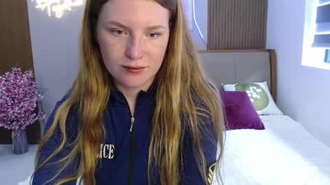 Snapshot of caramelstorm chatting on April 6, 3:04 am Lana online show from April 6, 3:04 am