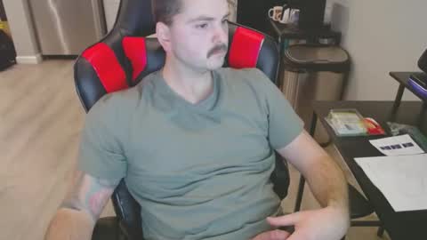 Snapshot of cardi_beans chatting on January 3, 5:17 am cardi_beans online show from January 3, 5:17 am