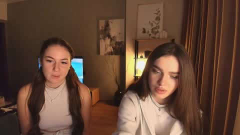 Snapshot of caressyourself chatting on December 4, 5:39 am caressyourself online show from December 4, 5:39 am