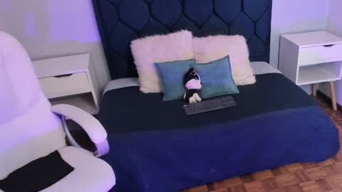 Snapshot of carinasommers chatting on November 1, 10:45 pm CARINA  online show from November 1, 10:45 pm