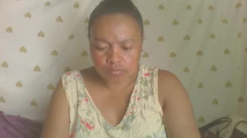 carinesexy69 online show from April 14, 12:00 pm