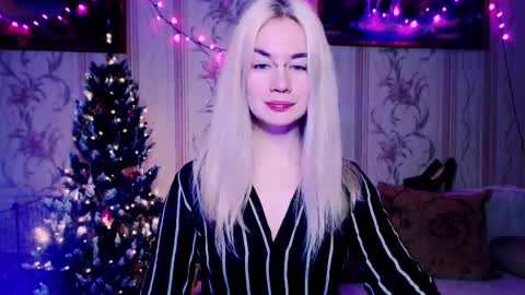 Snapshot of carinfox chatting on January 16, 7:12 am Carin online show from January 16, 7:12 am