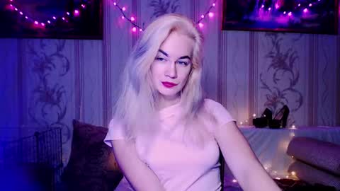 Snapshot of carinfox chatting on February 1, 8:46 am Carin online show from February 1, 8:46 am