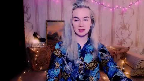 Snapshot of carinfox chatting on February 23, 12:41 am Carin online show from February 23, 12:41 am