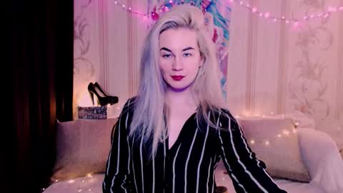 Snapshot of carinfox chatting on March 2, 11:55 pm Carin online show from March 2, 11:55 pm