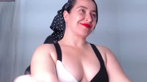 Snapshot of carla_naugthy_ chatting on June 18, 10:47 pm Carla naugthy online show from June 18, 10:47 pm