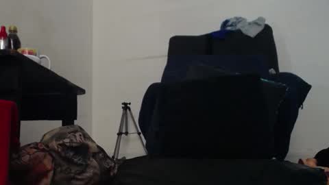 Snapshot of carla_prestige chatting on April 24, 2:52 pm carla_prestige online show from April 24, 2:52 pm