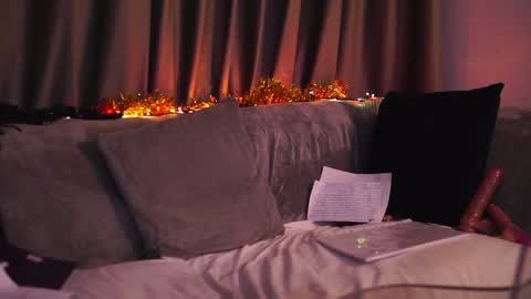 CarlaGavin online show from January 15, 3:50 pm