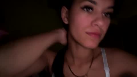 Snapshot of carlamaria200 chatting on December 6, 12:23 am Carla Maria online show from December 6, 12:23 am