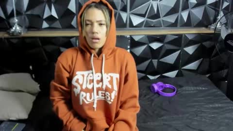 carlamarrinson online show from December 5, 4:53 am