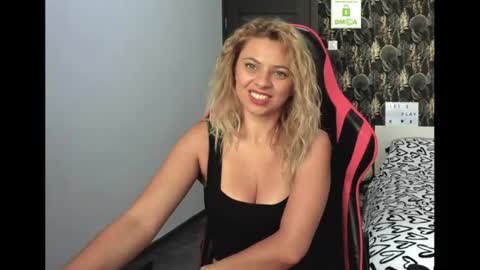 Snapshot of carlastacefun chatting on July 9, 4:38 am CarlaStaceFun online show from July 9, 4:38 am