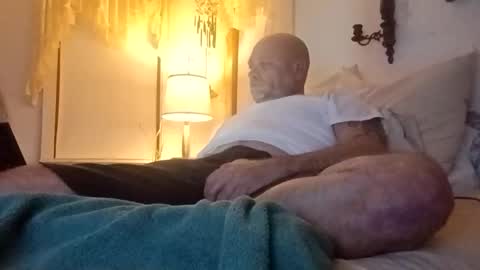 carldhammers online show from December 17, 9:04 am