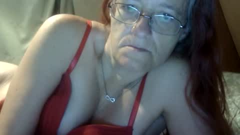 Snapshot of carleeswoman08 chatting on June 2, 11:45 am carleeswoman08 online show from June 2, 11:45 am