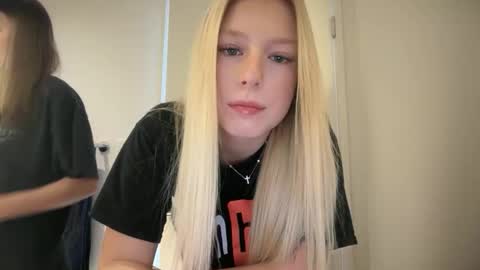 Snapshot of carleetanner chatting on March 2, 8:26 pm carlee online show from March 2, 8:26 pm