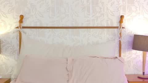 Snapshot of carline_jones chatting on February 28, 11:33 am Carline online show from February 28, 11:33 am