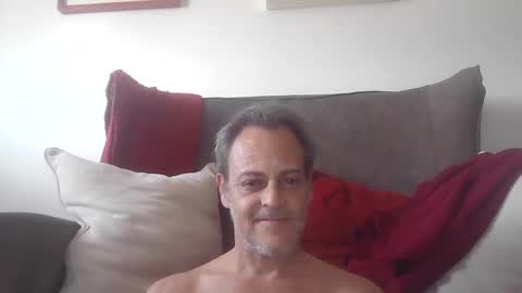 Snapshot of carlo76mx chatting on January 17, 6:44 pm carlo online show from January 17, 6:44 pm