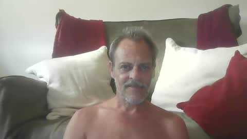 Snapshot of carlo76mx chatting on October 20, 11:16 pm carlo online show from October 20, 11:16 pm