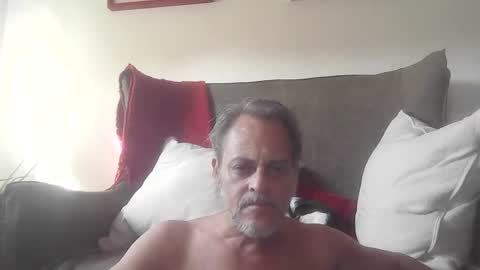 Snapshot of carlo76mx chatting on January 5, 10:13 pm carlo online show from January 5, 10:13 pm