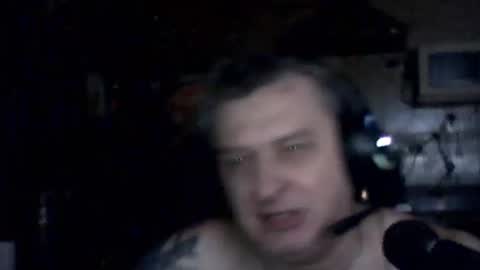 Snapshot of carlos712009 chatting on February 12, 8:09 am carlos712009 online show from February 12, 8:09 am