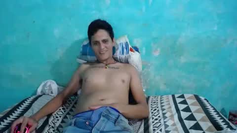 Snapshot of carlos_steven chatting on April 21, 4:41 am carlos_steven online show from April 21, 4:41 am
