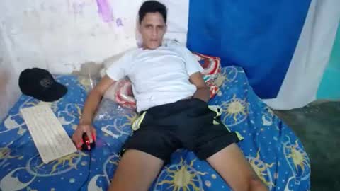 Snapshot of carlos_steven chatting on May 10, 1:33 am carlos_steven online show from May 10, 1:33 am