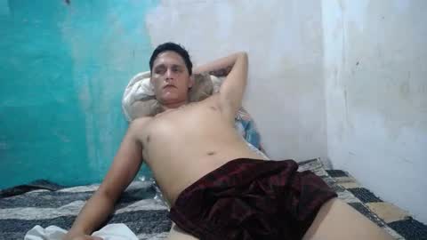 Snapshot of carlos_steven chatting on May 22, 2:55 pm carlos_steven online show from May 22, 2:55 pm
