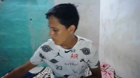 Snapshot of carlos_steven chatting on June 8, 3:34 pm carlos_steven online show from June 8, 3:34 pm