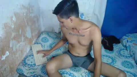 Snapshot of carlos_steven chatting on June 29, 11:05 pm carlos_steven online show from June 29, 11:05 pm