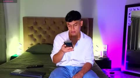 Snapshot of carloshero69 chatting on January 11, 2:49 am carloshero69 online show from January 11, 2:49 am