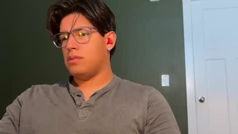 Snapshot of carlosjosecb1 chatting on November 24, 4:18 pm carlos online show from November 24, 4:18 pm