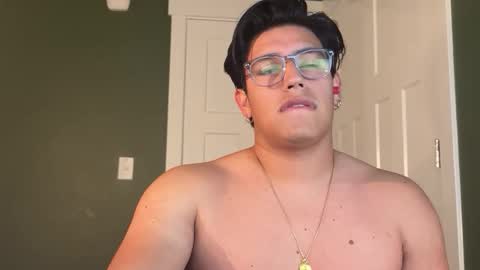 Snapshot of carlosjosecb1 chatting on December 3, 1:57 am carlos online show from December 3, 1:57 am