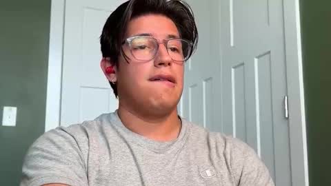 Snapshot of carlosjosecb1 chatting on January 5, 5:27 pm carlos online show from January 5, 5:27 pm