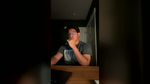 Snapshot of carlosjosecb1 chatting on May 4, 5:25 am carlos online show from May 4, 5:25 am