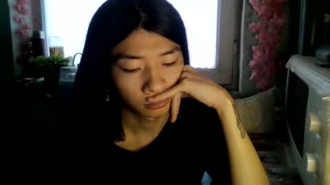 CarlyJoy online show from December 3, 11:30 am