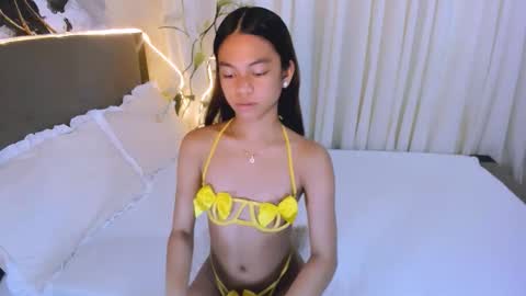 Snapshot of carmella_amethyst chatting on February 3, 4:43 am CARMELLA online show from February 3, 4:43 am
