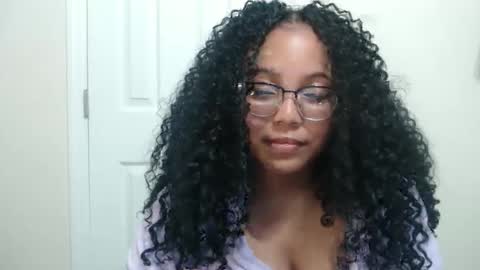 Snapshot of carmellovekisses chatting on September 8, 11:48 pm CARAMEL xoxo online show from September 8, 11:48 pm